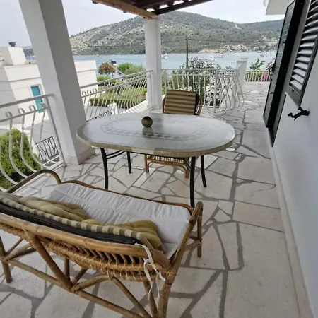 Srdan Apartment Vinišće