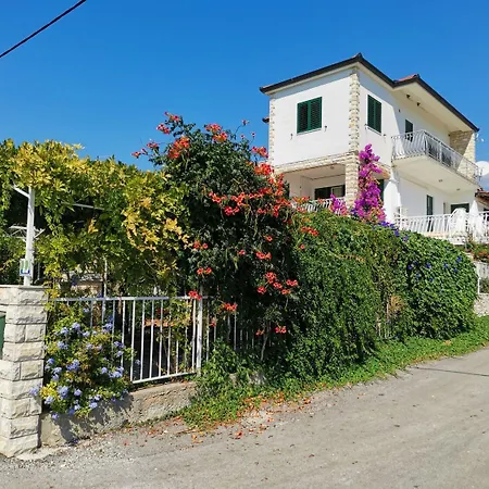 Srdan Appartamento Vinišće