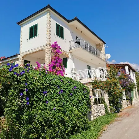Apartment Srdan *