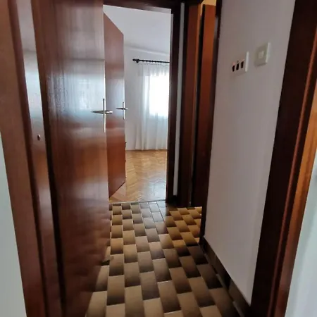 Srdan Apartment Vinisce