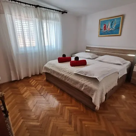 Srdan Apartment *