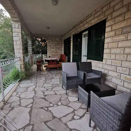 Srdan Apartment Vinisce