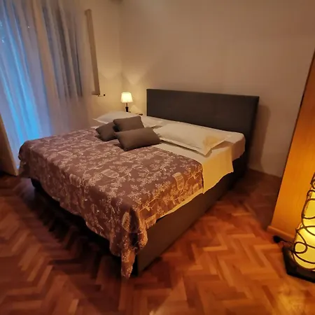 Apartment Srdan Vinisce