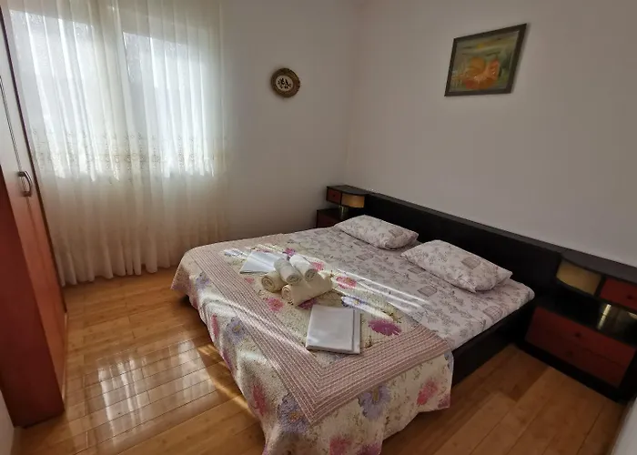 Srdan Apartman *